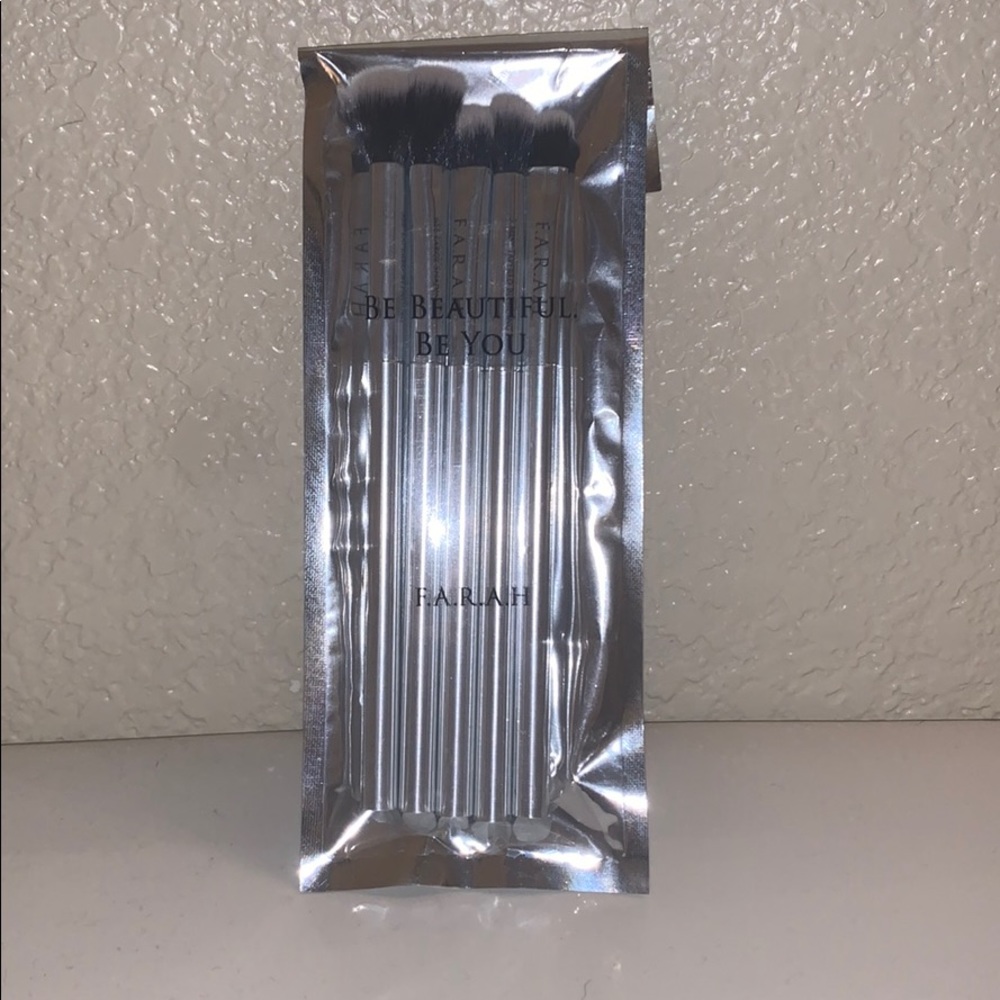 F.A.R.A.H eyeshadow brush set